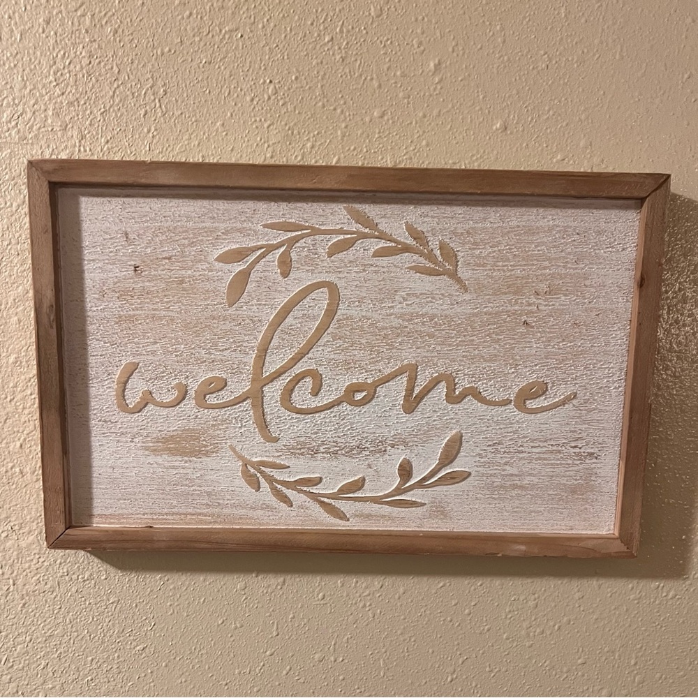 Hobby Lobby Neutral Farmhouse Wood "Welcome"‎ Sign White Washed Wood 15"X10"